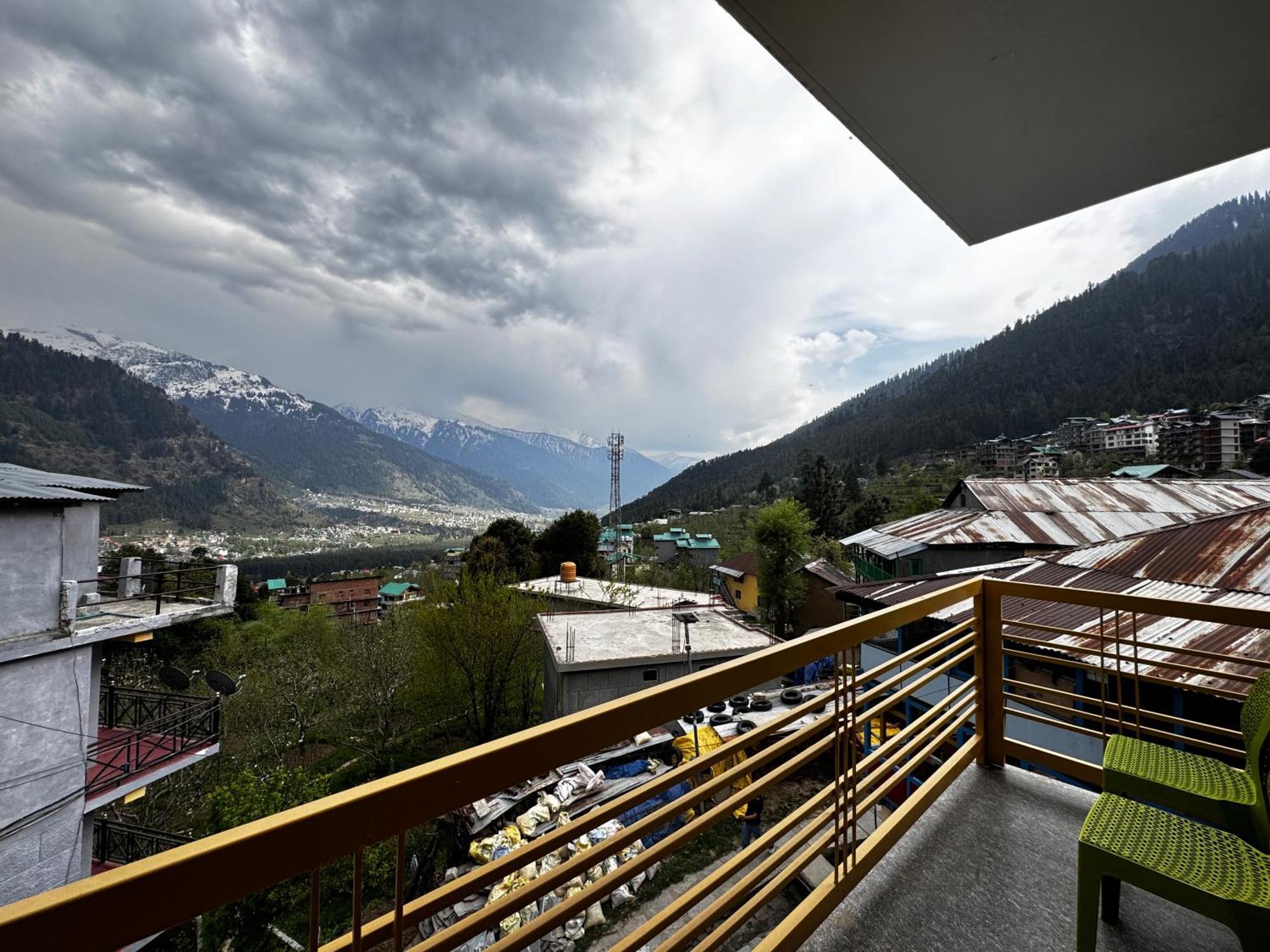 Whistling Wood By Sky Group Hotel - Manali (Himachal Pradesh) — Photos 3