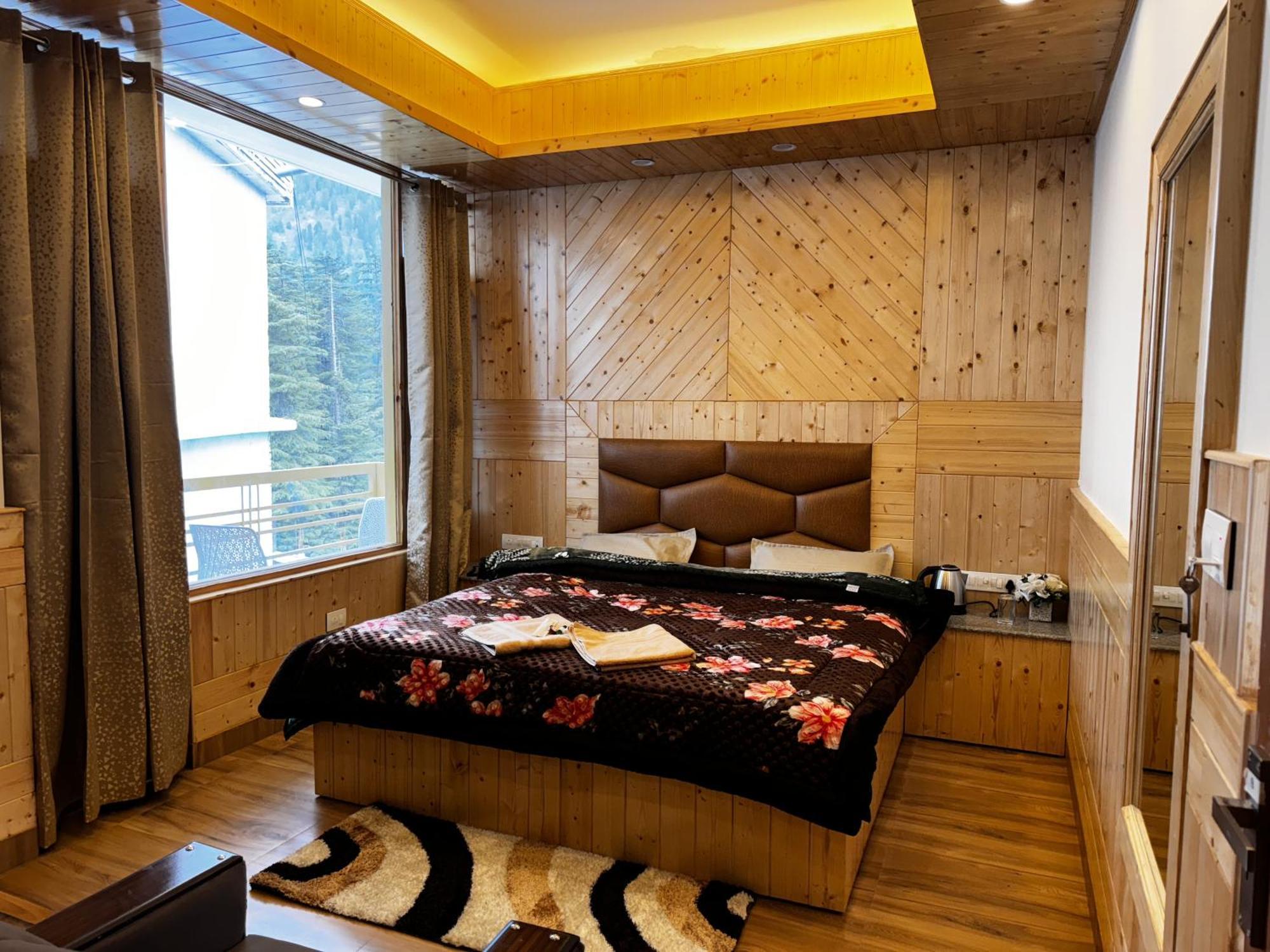 Whistling Wood By Sky Group Hotel - Manali (Himachal Pradesh) — Photos 2