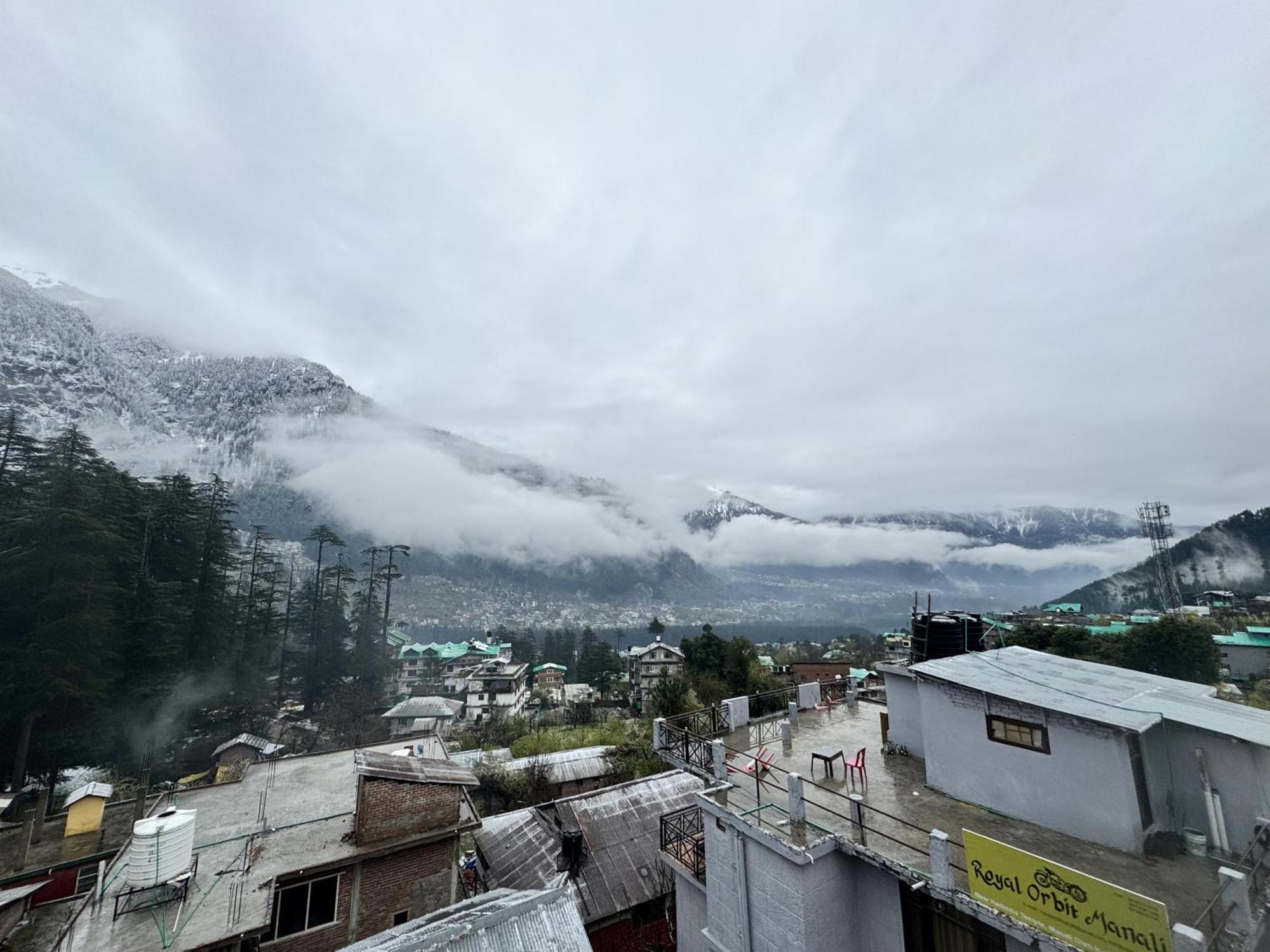 Whistling Wood By Sky Group Hotel - Manali (Himachal Pradesh), Manali